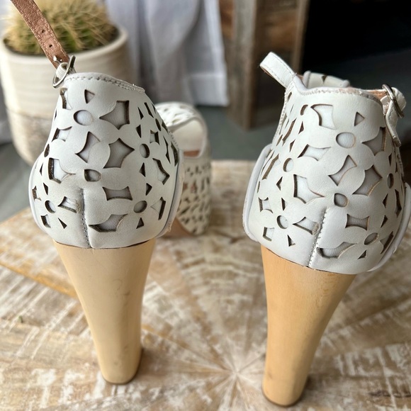 RARE-VINTAGE Jeffery Campbell Foxy Daisy - Picture 5 of 9